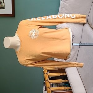 Billabong long sleeve cropped Tshirt, size Small